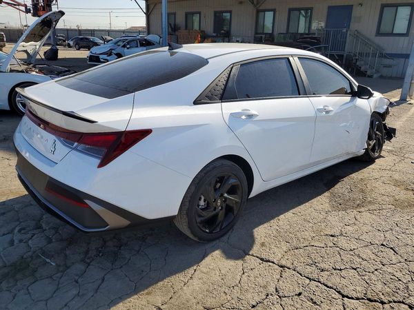 2026 HYUNDAI ELANTRA