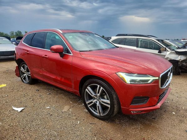 2021 VOLVO XC60 Momentum