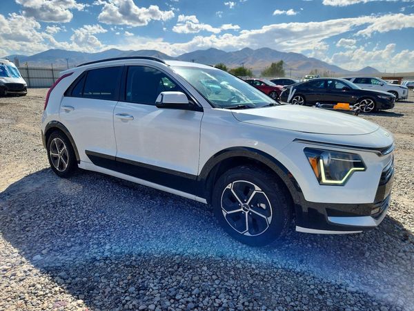 2023 KIA NIRO
