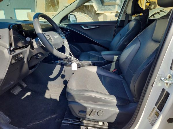 2023 KIA NIRO