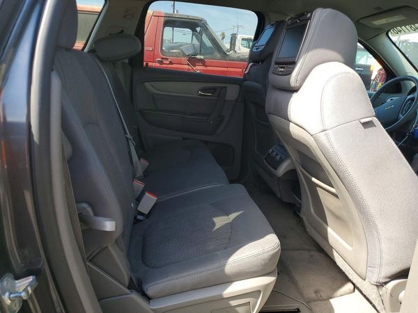 2014 CHEVROLET TRAVERSE LS