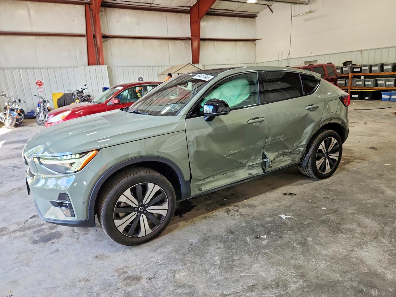 2023 VOLVO C40 Plus Dark