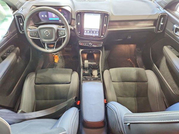 2023 VOLVO C40 Plus Dark