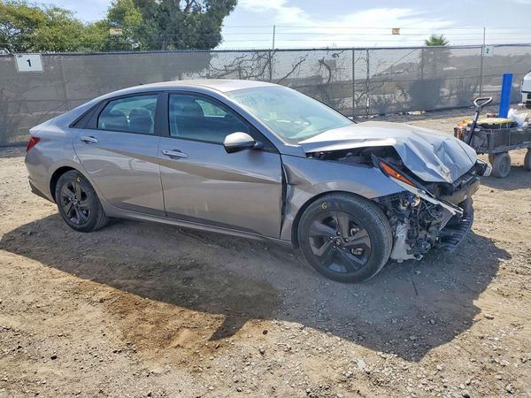 2022 HYUNDAI ELANTRA SEL