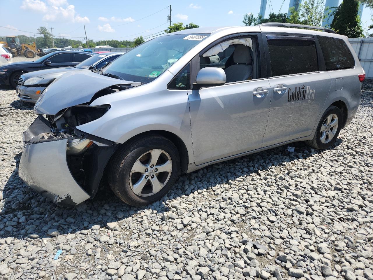 2017 TOYOTA SIENNA