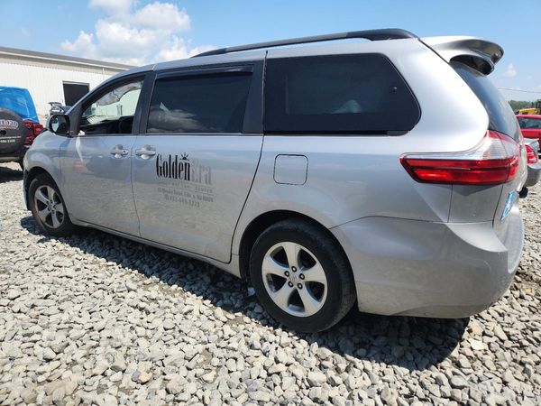 2017 TOYOTA SIENNA