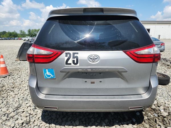 2017 TOYOTA SIENNA