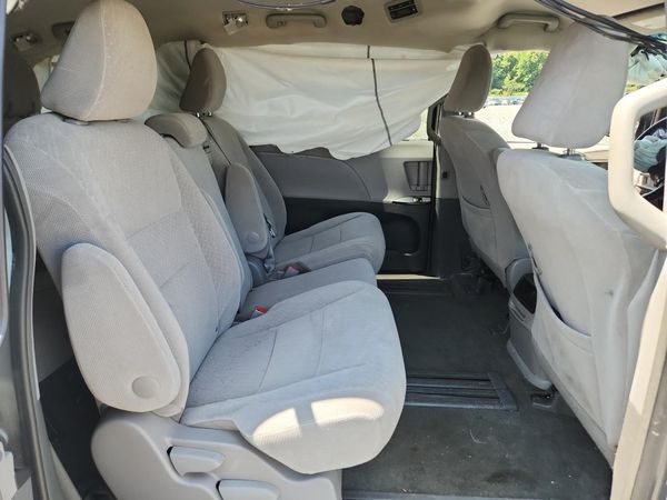 2017 TOYOTA SIENNA