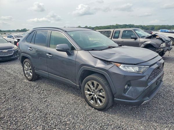 2020 TOYOTA RAV4 Limited — Passenger 3/4