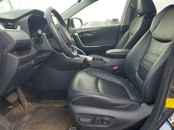 2020 TOYOTA RAV4 Limited — DENT