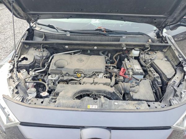 2020 TOYOTA RAV4 Limited — Engine bay