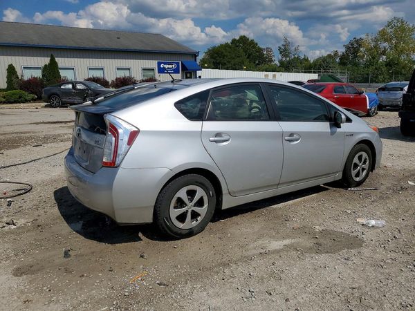 2015 TOYOTA PRIUS