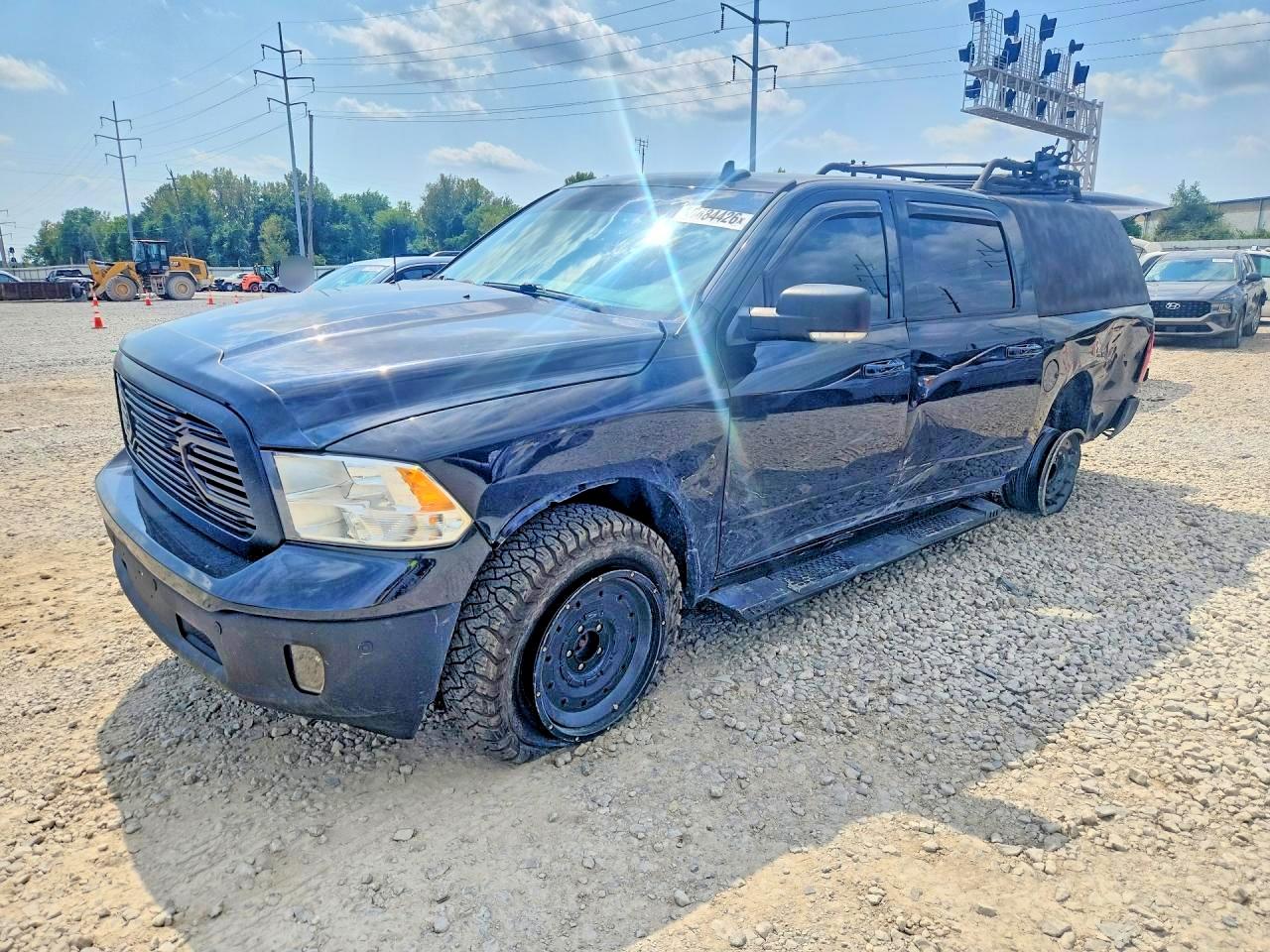 2017 RAM 1500 SLT