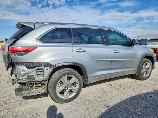 2016 TOYOTA HIGHLANDER