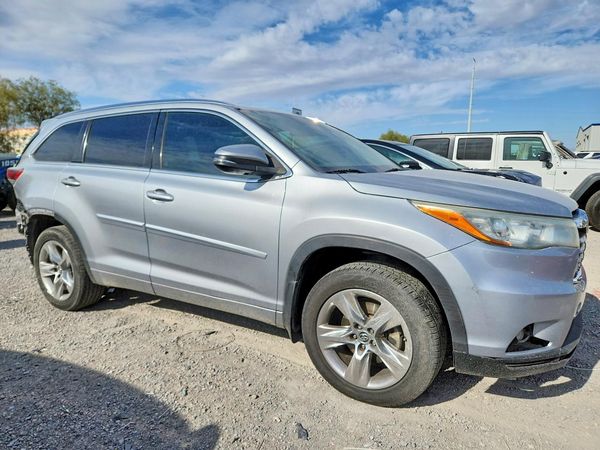 2016 TOYOTA HIGHLANDER