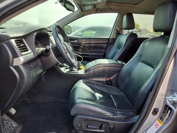 2016 TOYOTA HIGHLANDER