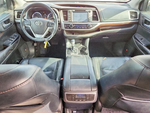 2016 TOYOTA HIGHLANDER