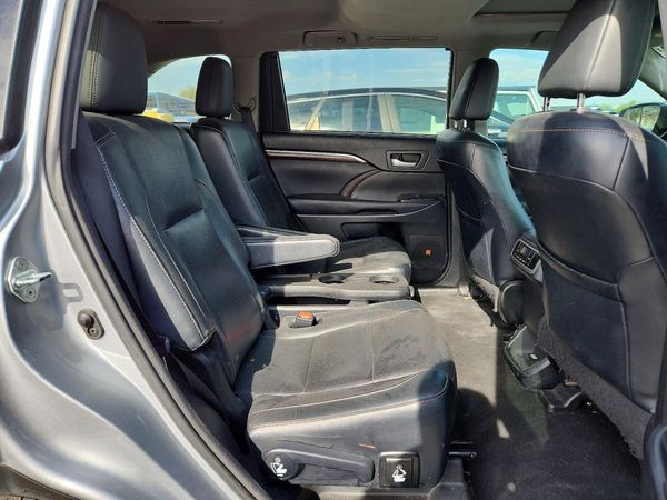 2016 TOYOTA HIGHLANDER