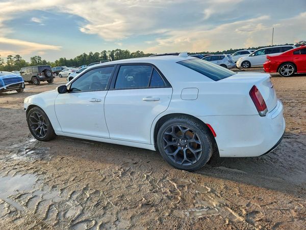2019 CHRYSLER 300