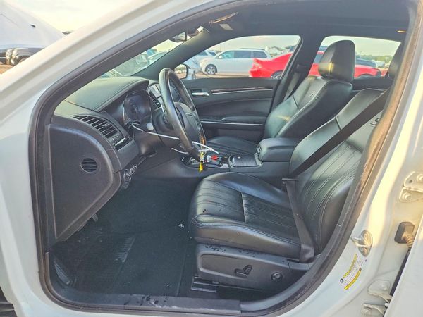 2019 CHRYSLER 300