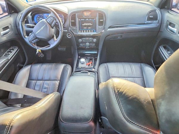 2019 CHRYSLER 300