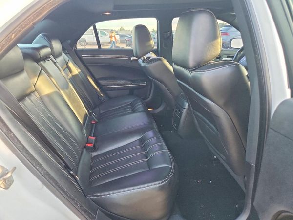 2019 CHRYSLER 300