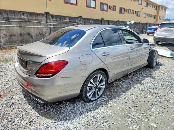2019 MERCEDES-BENZ C