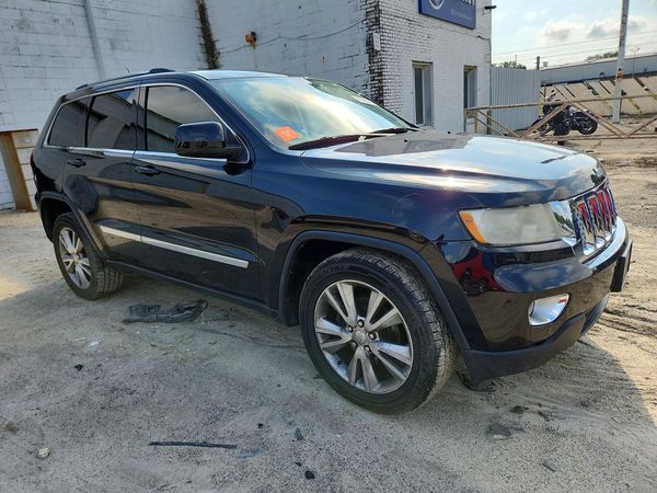2013 JEEP CHEROKEE Laredo — Passenger 3/4
