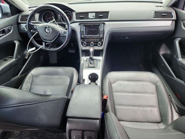 2019 VOLKSWAGEN PASSAT
