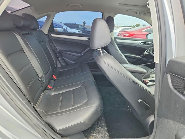 2019 VOLKSWAGEN PASSAT