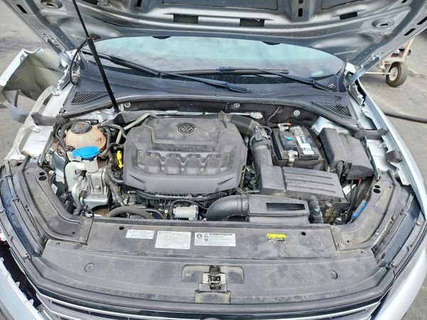 2019 VOLKSWAGEN PASSAT
