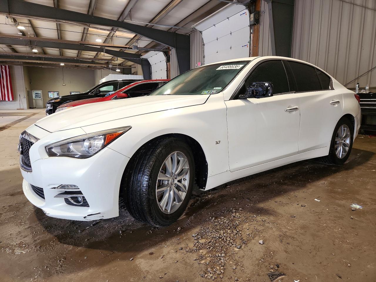 2015 INFINITI Q50