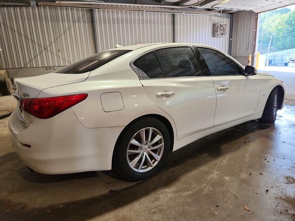 2015 INFINITI Q50
