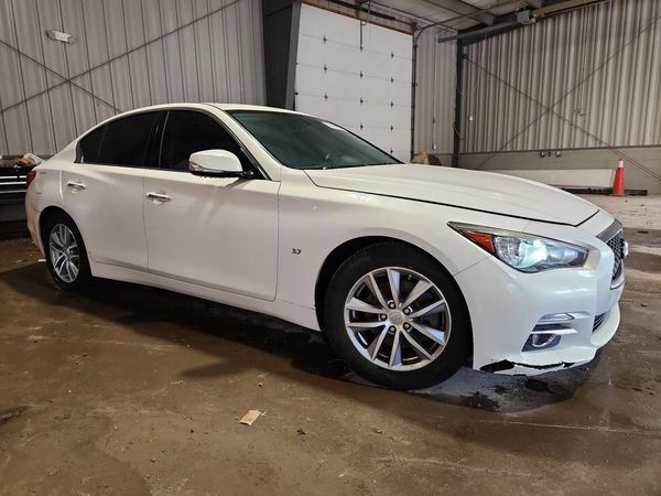 2015 INFINITI Q50