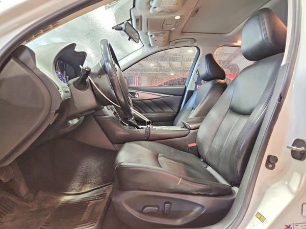 2015 INFINITI Q50