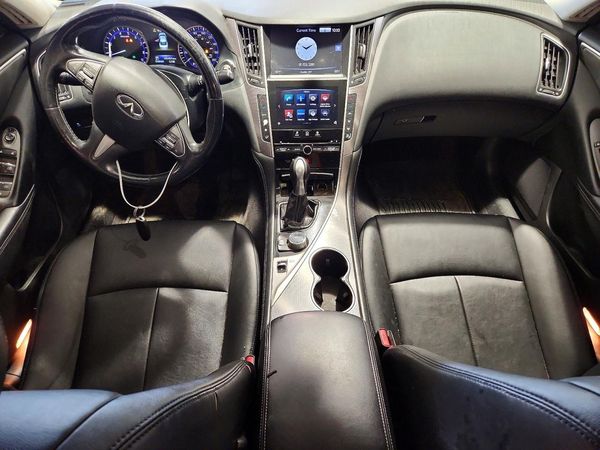 2015 INFINITI Q50