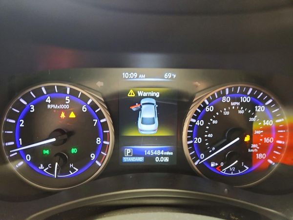 2015 INFINITI Q50