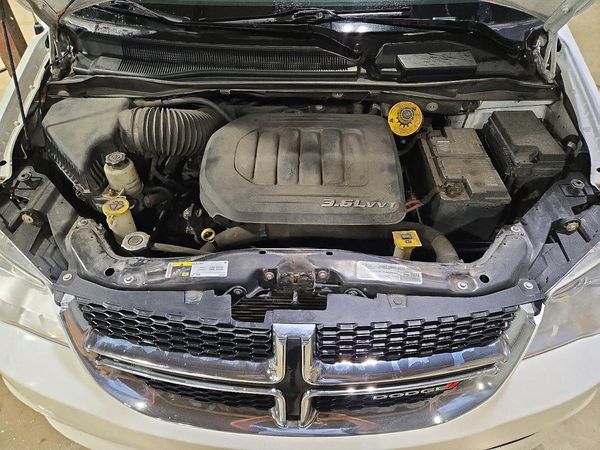 2017 DODGE GRAND CARAVAN SE, SXT, Express — Engine bay