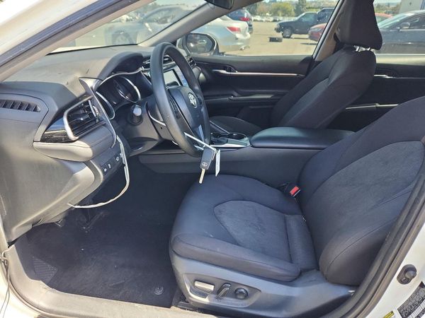 2020 TOYOTA CAMRY LE — DENT