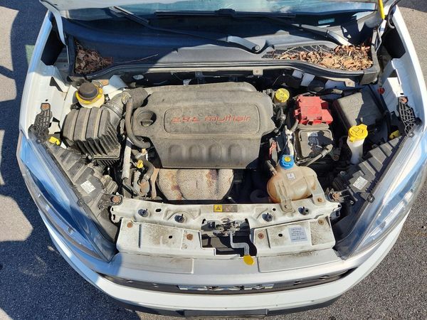2019 RAM PROMASTER CITY SLT — Engine bay