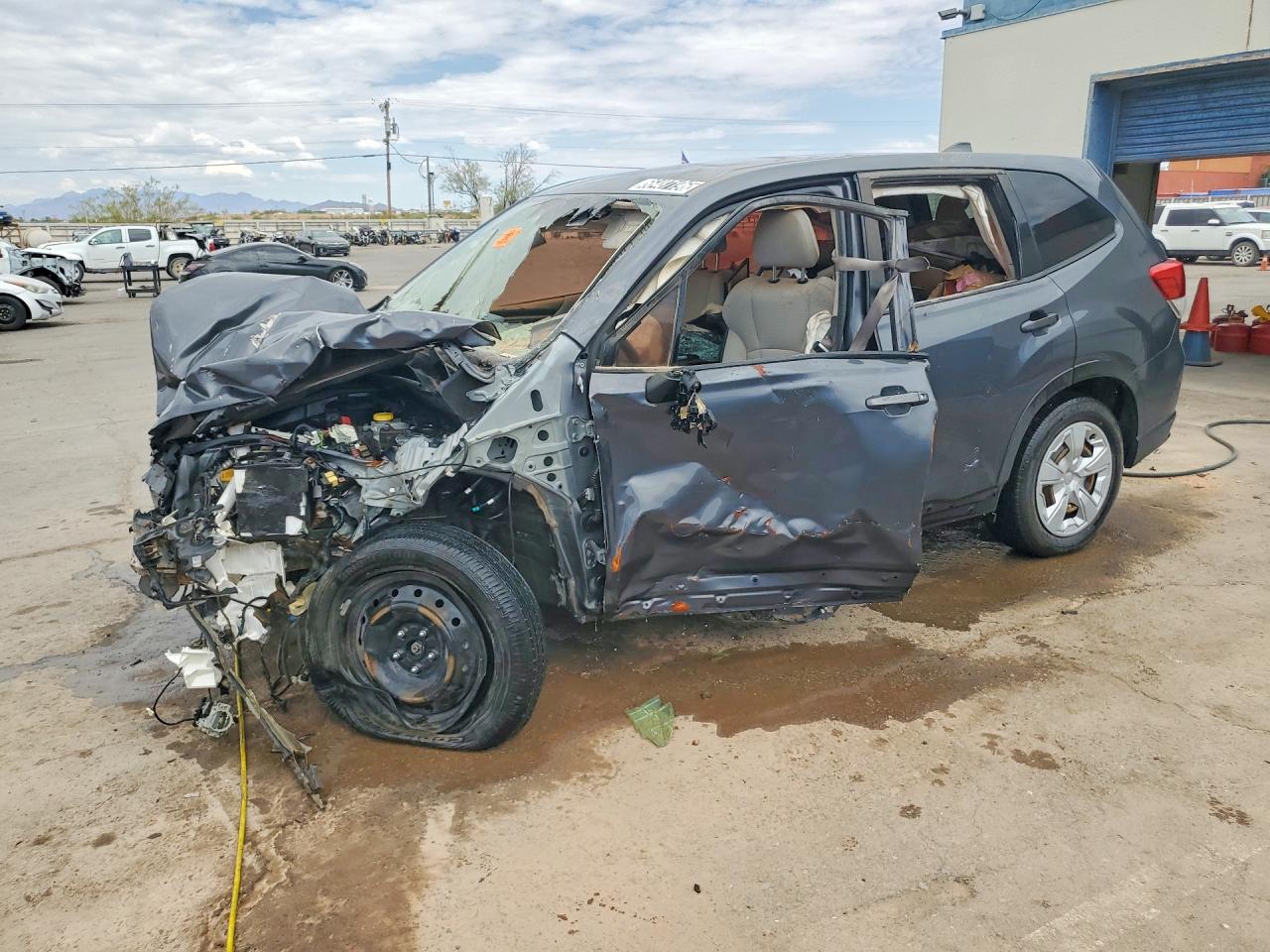 2022 SUBARU FORESTER Base — Front 3/4