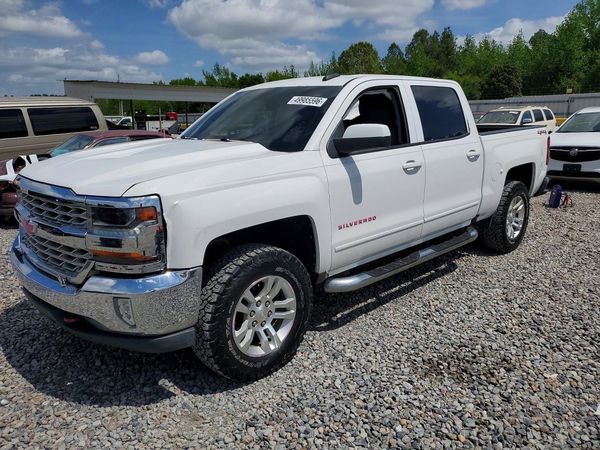 2017 CHEVROLET SILVERADO LT