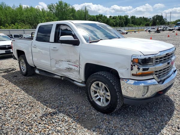 2017 CHEVROLET SILVERADO LT