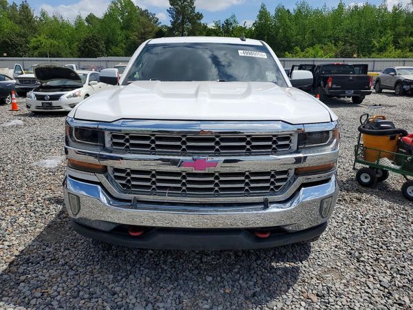 2017 CHEVROLET SILVERADO LT