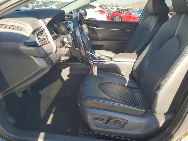 2020 TOYOTA CAMRY