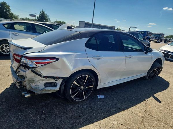 2020 TOYOTA CAMRY XSE