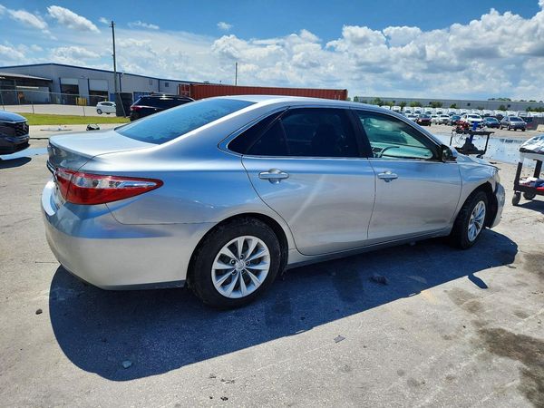 2015 TOYOTA CAMRY