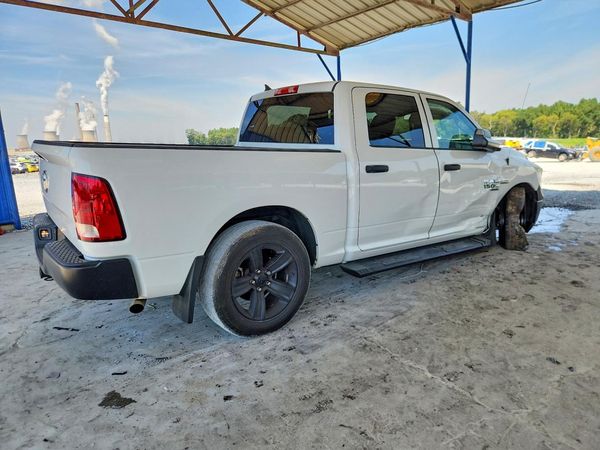 2024 RAM 1500 CLASSIC