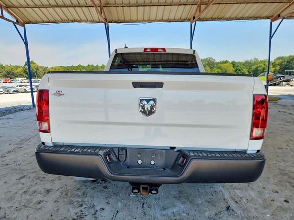 2024 RAM 1500 CLASSIC