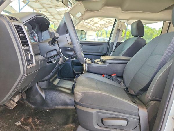 2024 RAM 1500 CLASSIC